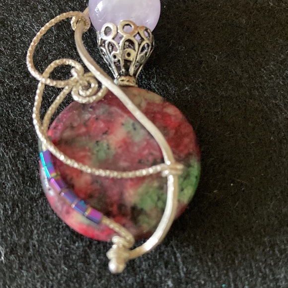 Whimsical Pendant Three Separate Stones Approximately 3” long - Picture 3 of 6